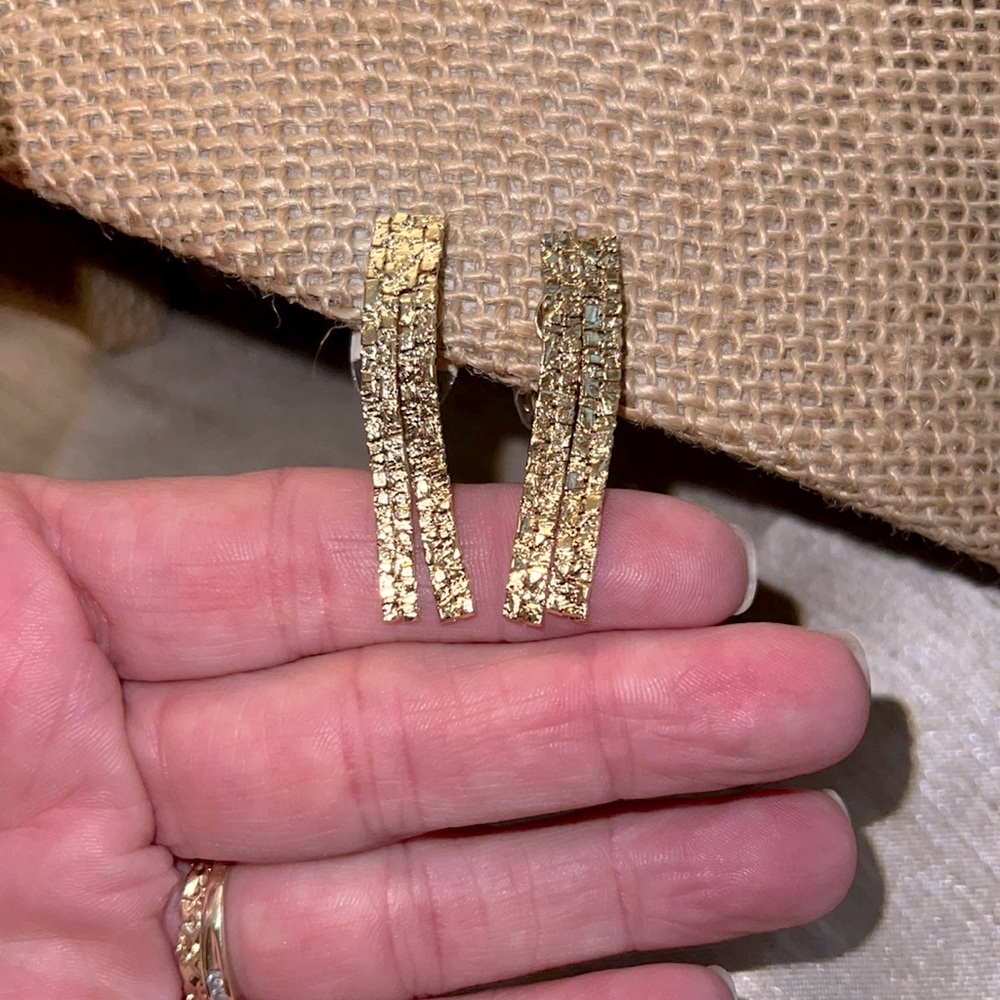 Vintage clip on Gold nugget dangle earrings